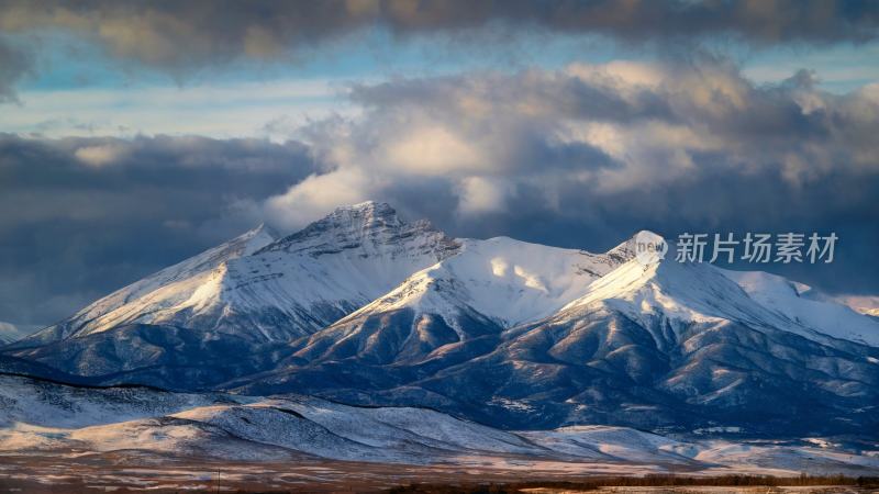 航拍雪山美景