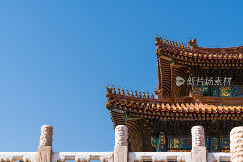 中国北京故宫博物院的黄色琉璃屋顶