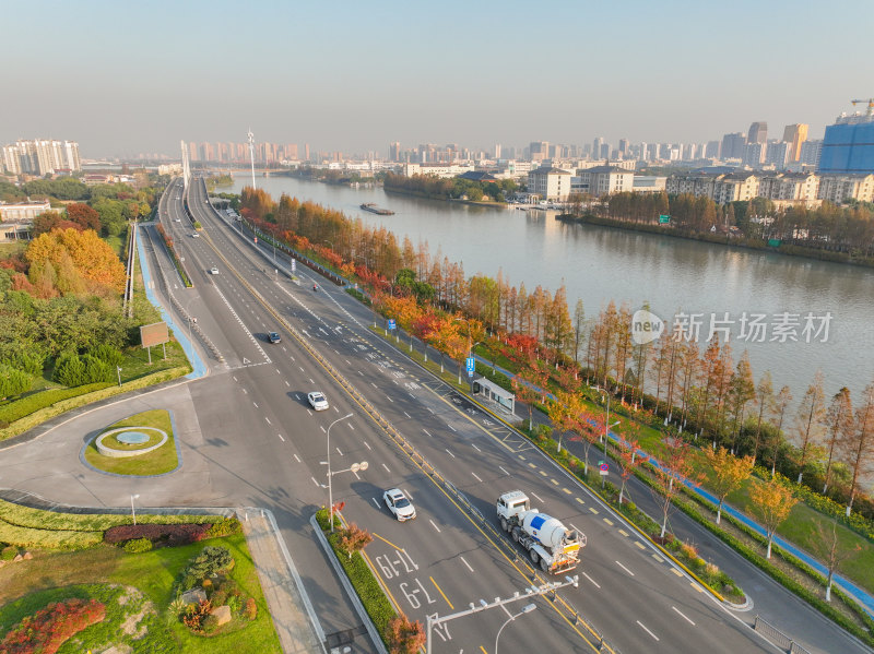 航拍昆山秋冬道路风光大景