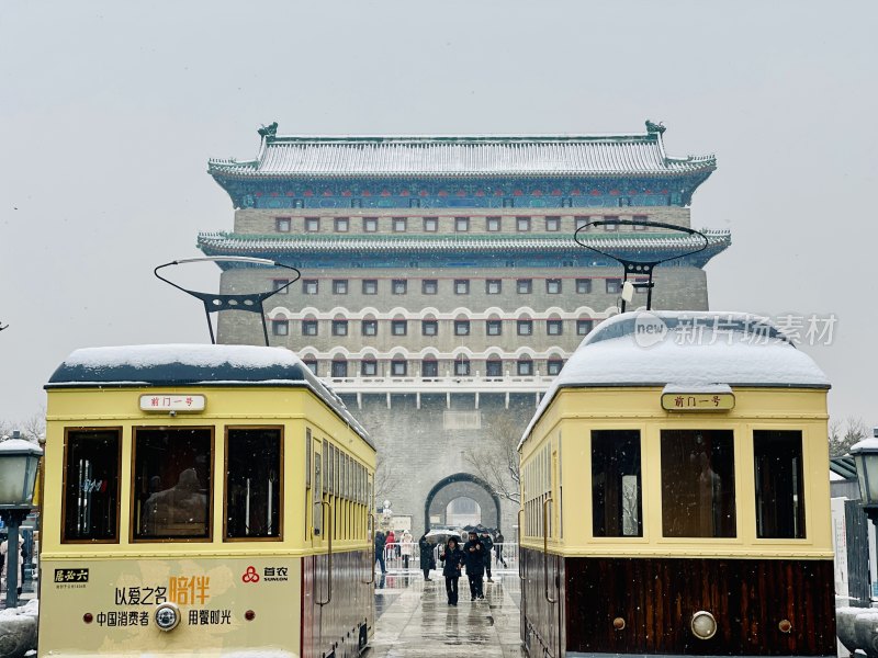 雪后的北京前门大街风光