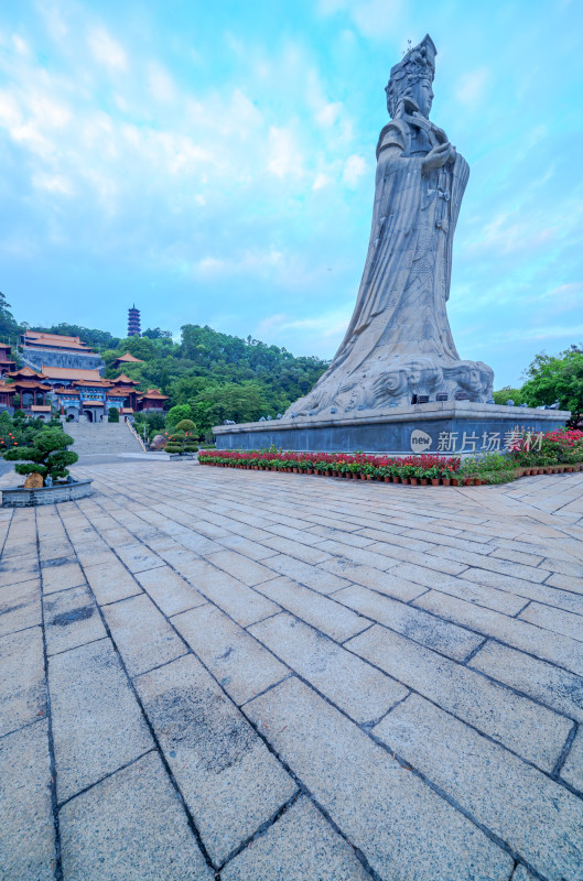 广州南沙天后宫景区广场天后圣像雕塑