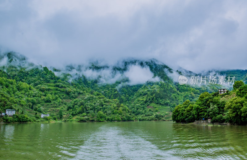 春日的新安江山水画廊风光