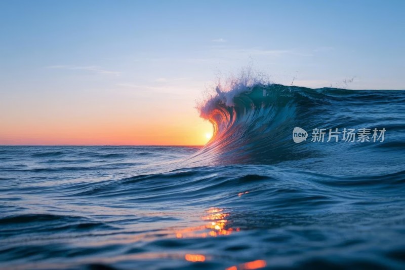 海上日落波光粼粼景象