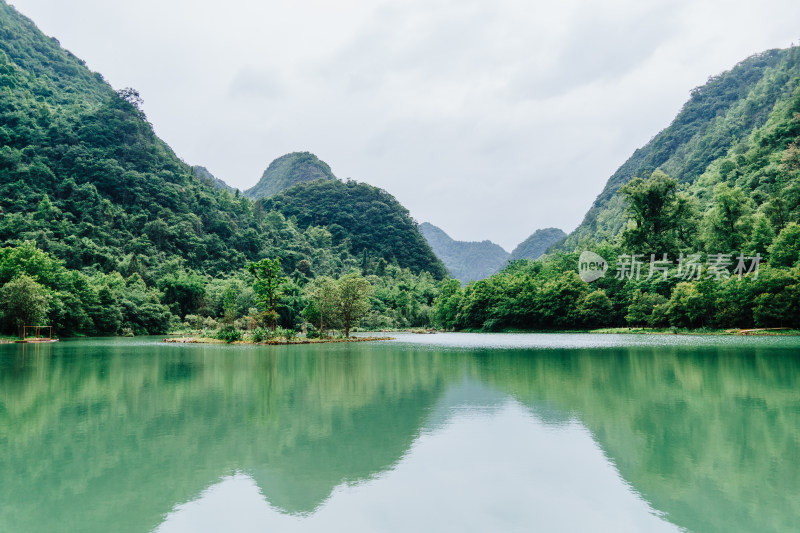 黔南荔波小七孔景区上己定湖