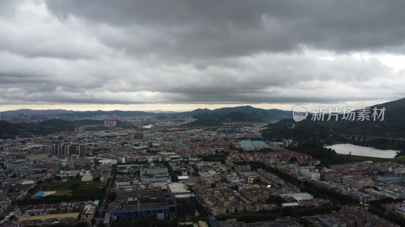 航拍广东省东莞市清溪镇风雨欲来城市风光