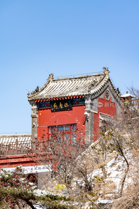 山东泰安泰山风景区雪景自然景观