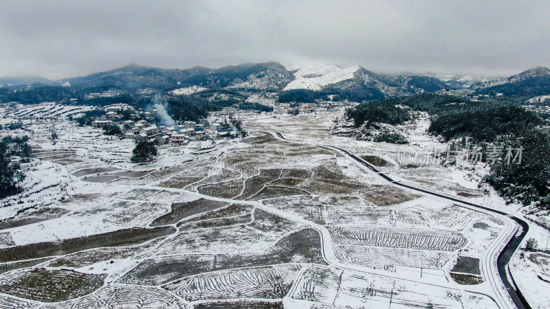 航拍南方乡村田园农田梯田雪景