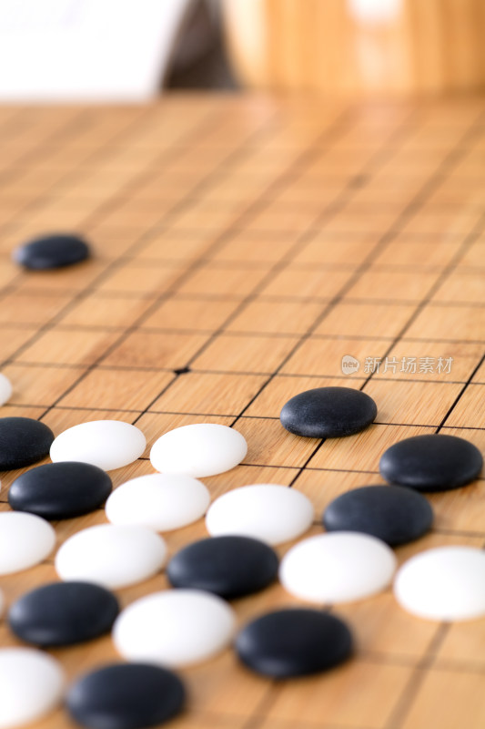 棋盘上分布的棋子