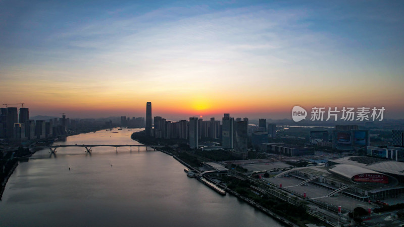 广州城市清晨日出彩霞珠江风光航拍图