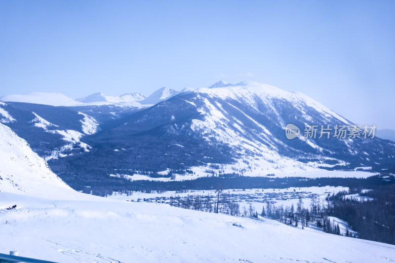 新疆阿勒泰喀纳斯冬季雪景