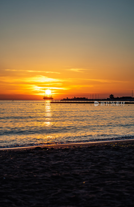 山东烟台蓬莱阁八仙过海景区海上日出景观