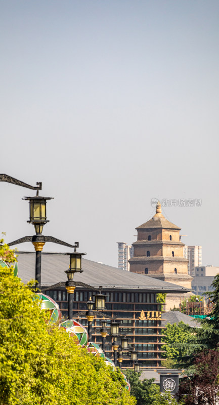 陕西西安大唐芙蓉园看大雁塔建筑景观