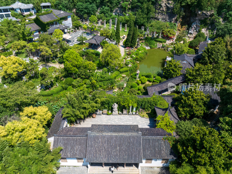 夏季白天航拍江苏徐州点石园石刻艺术馆全景