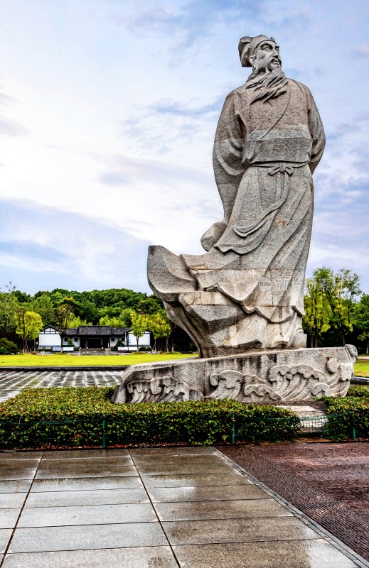 黄冈遗爱湖公园园林中式苏东坡雕像景观