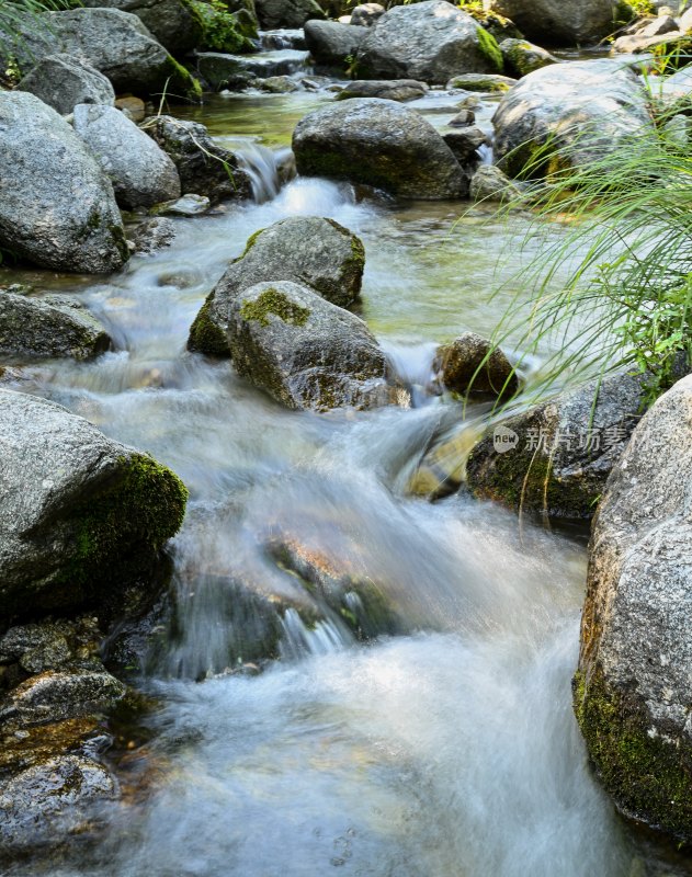 山泉溪水