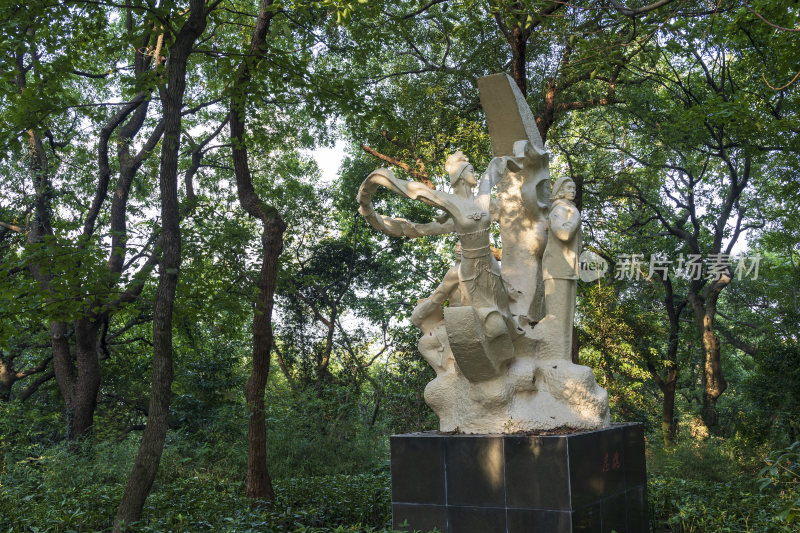 杭州吴山风景区忠魂雕像