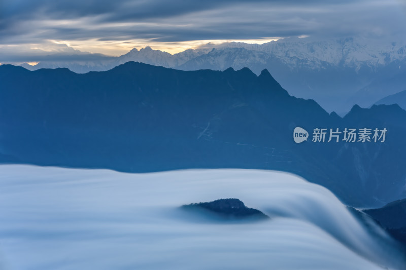 四川雅安牛背山云海云瀑贡嘎雪山自然景观