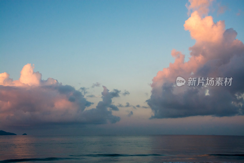 海边天空晚霞云彩景观