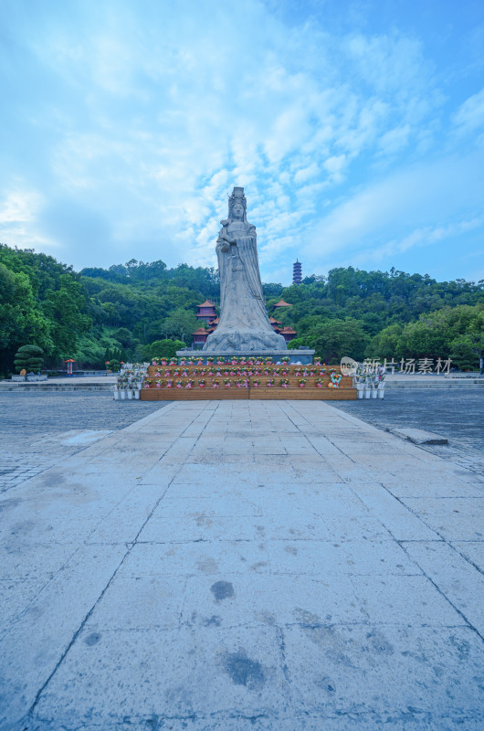 广州南沙天后宫景区广场天后圣像雕塑