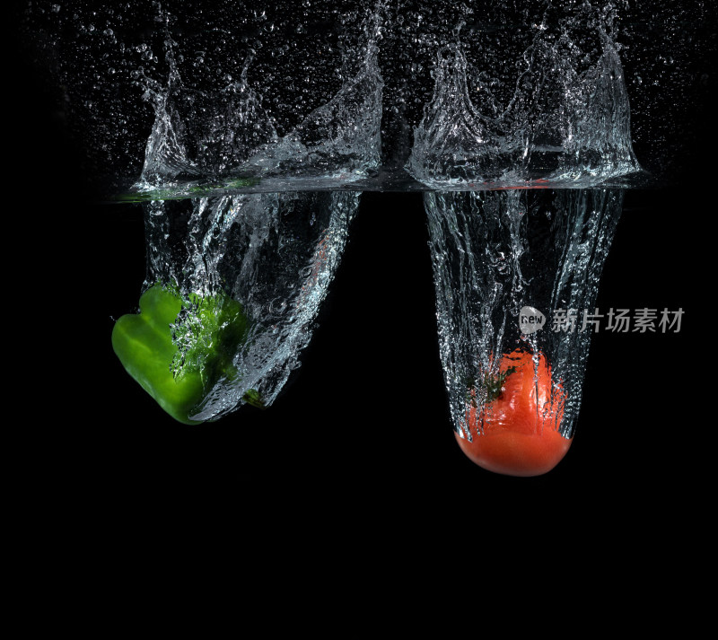 掉入水中的蔬菜