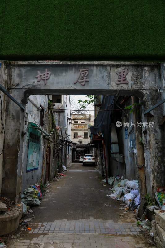 武汉一元路坤厚里小巷涂鸦艺术场所