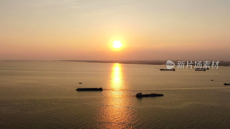 航拍湖面日落晚霞夕阳洞庭湖