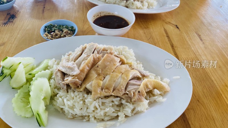 摆盘精致的特色煎饺美食