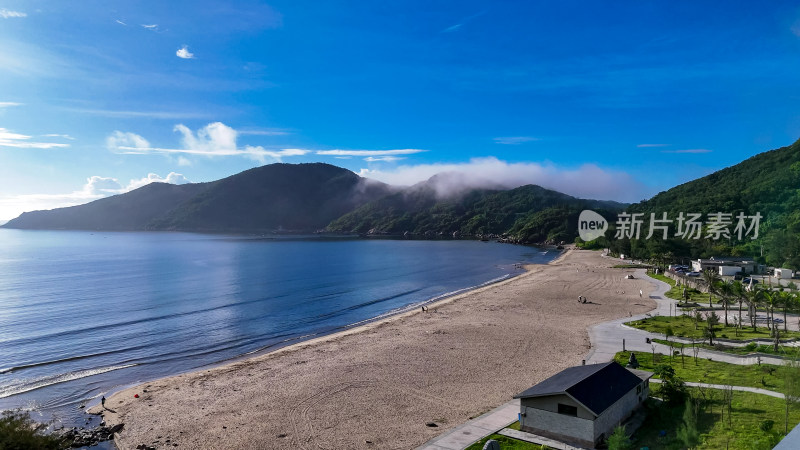 航拍海浪拍打沙滩大海海洋风景