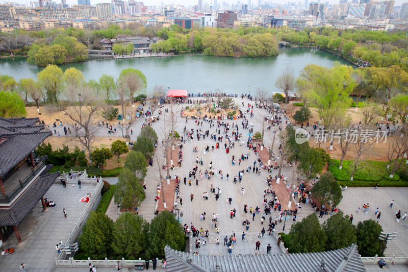 俯拍济南大明湖公园