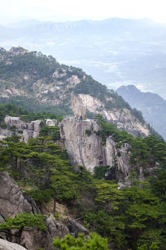 黄山松崖绝壁 奇松怪石 峰峦叠嶂