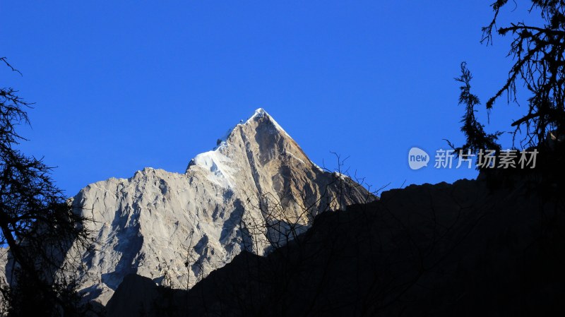 四姑娘山