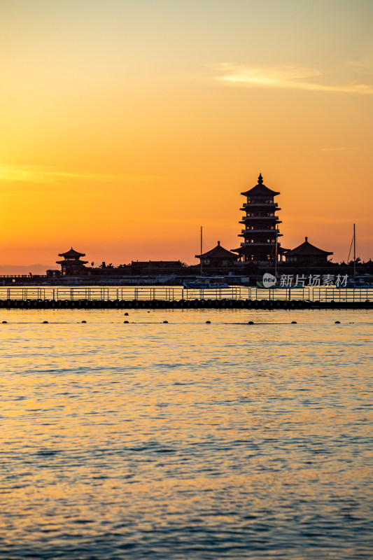 山东烟台蓬莱阁八仙过海景区海上日出景观