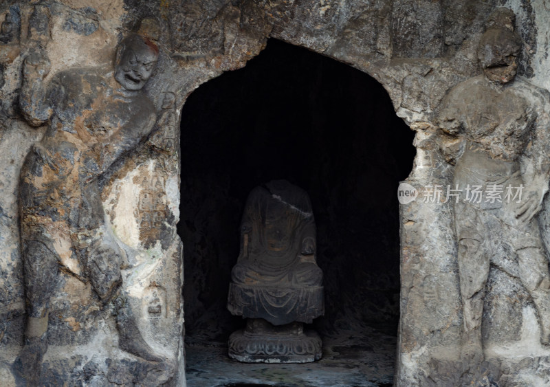 中国河南洛阳龙门石窟的敬善寺洞