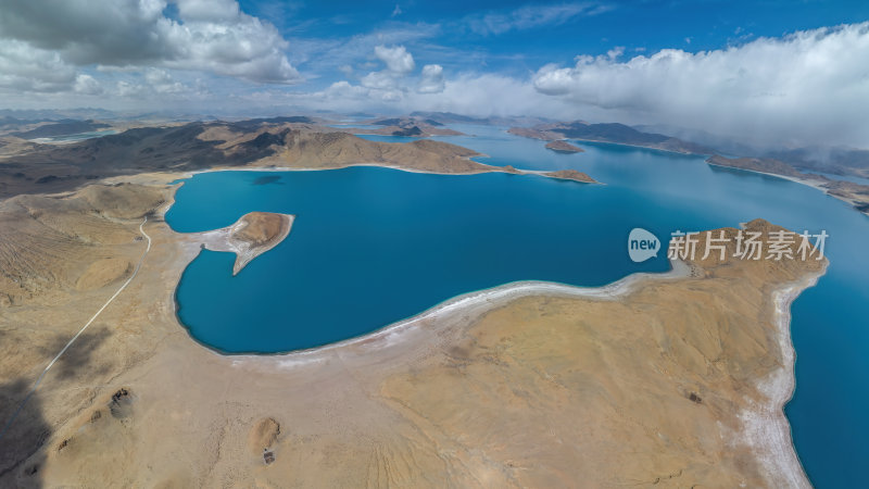 西藏山南羊卓雍措圣湖神湖蓝色高空航拍