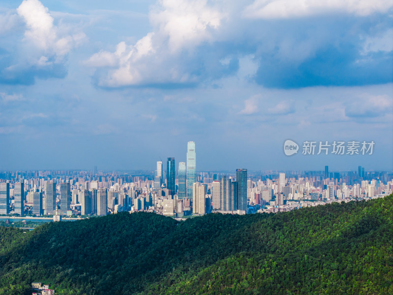 俯瞰有山有水的长沙城市风光全景