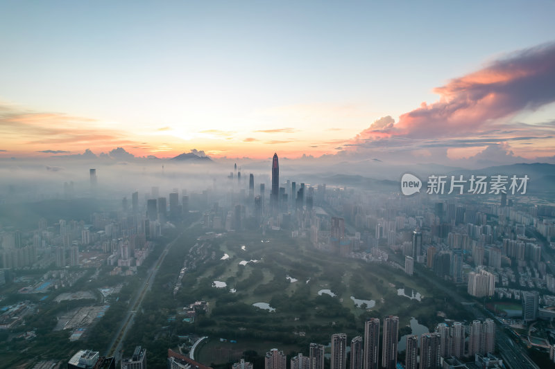 深圳福田CBD大湾区城市天际线上的薄雾