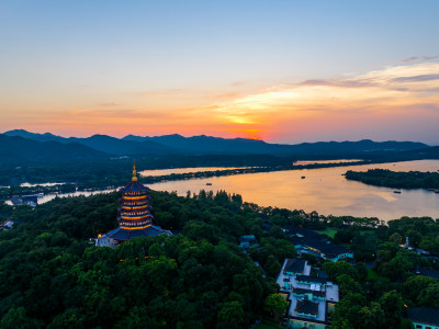 中国杭州西湖雷峰塔日落 西湖十景雷峰夕照