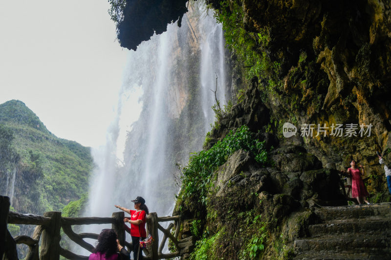 峡谷山川瀑布水流奔腾大自然风光