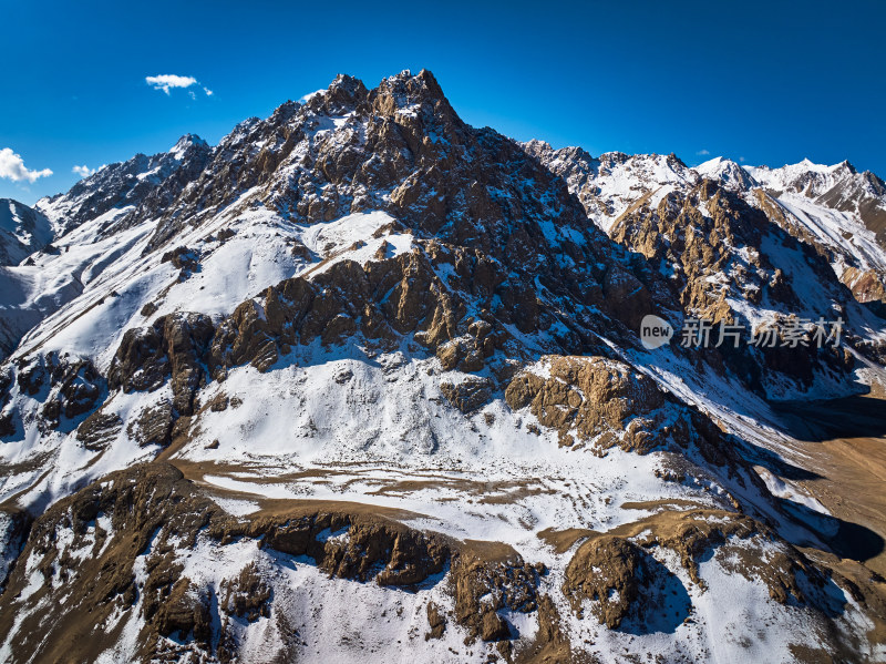 帕米尔高原的雪山