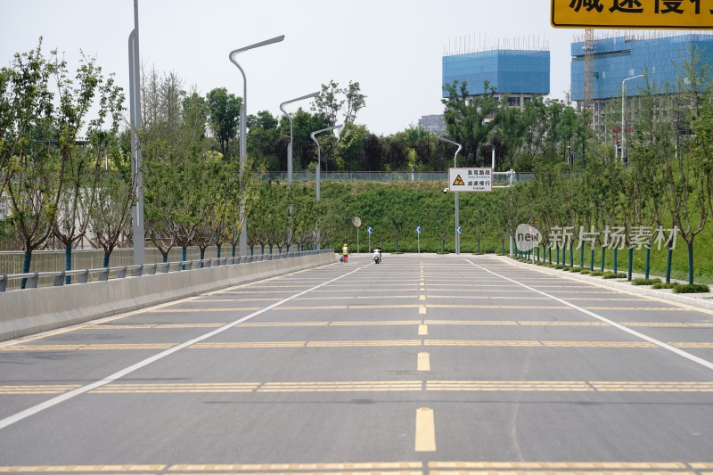 绿化的交通道路