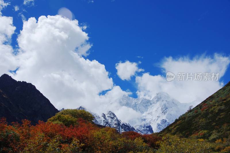 珠峰东坡雪山河流自然风景