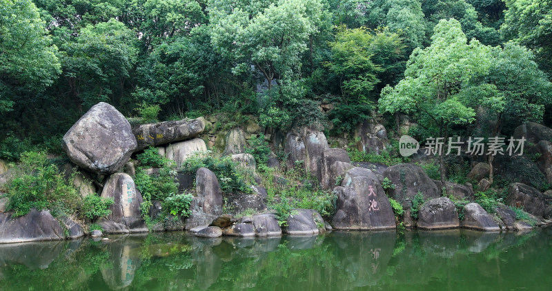 山间 清泉  潭水 静谧