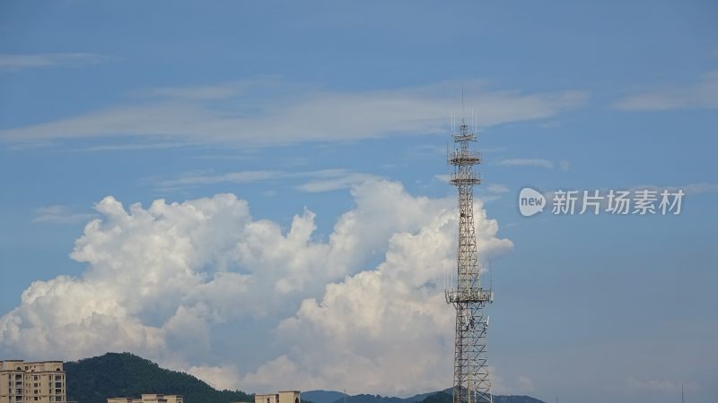 乡村电塔信号塔蓝天白云天空