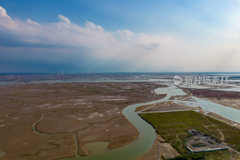 大海海浪沙滩退潮风景航拍摄影图