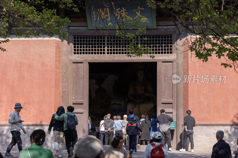 山西大同善化寺爆满各地游客人山人海