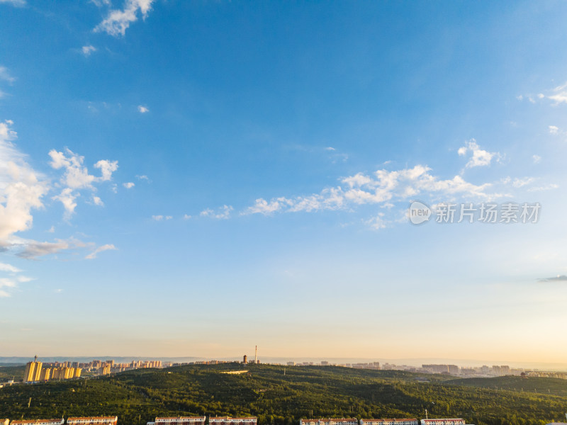 城市早晨日出航拍大气鸟瞰全景图效果图