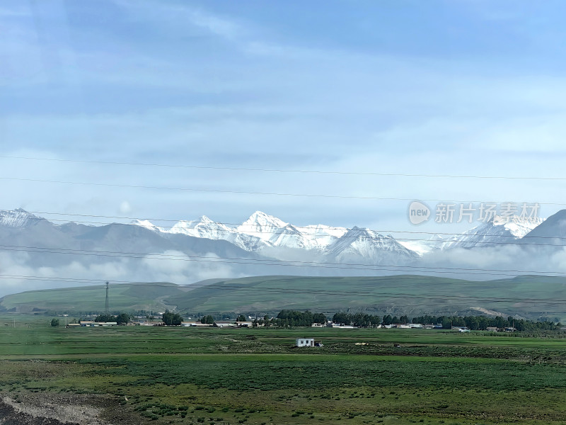 卓尔雪山风光