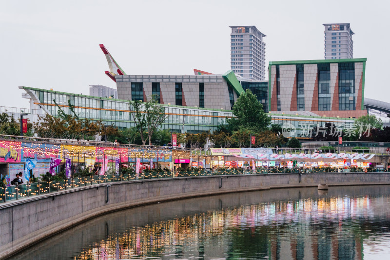 潍坊凤溪地万物集夜市