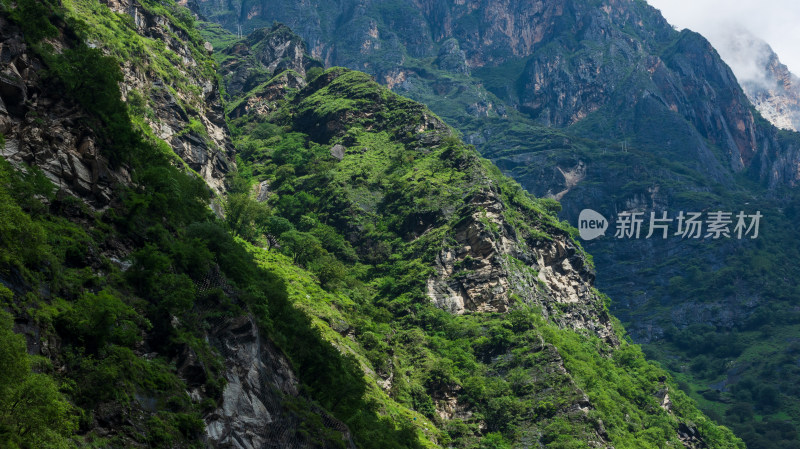 丽江虎跳峡高路徒步