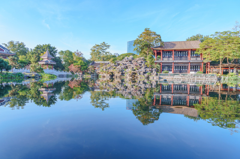 佛山顺峰山公园粤剧大观园传统岭南园林湖景